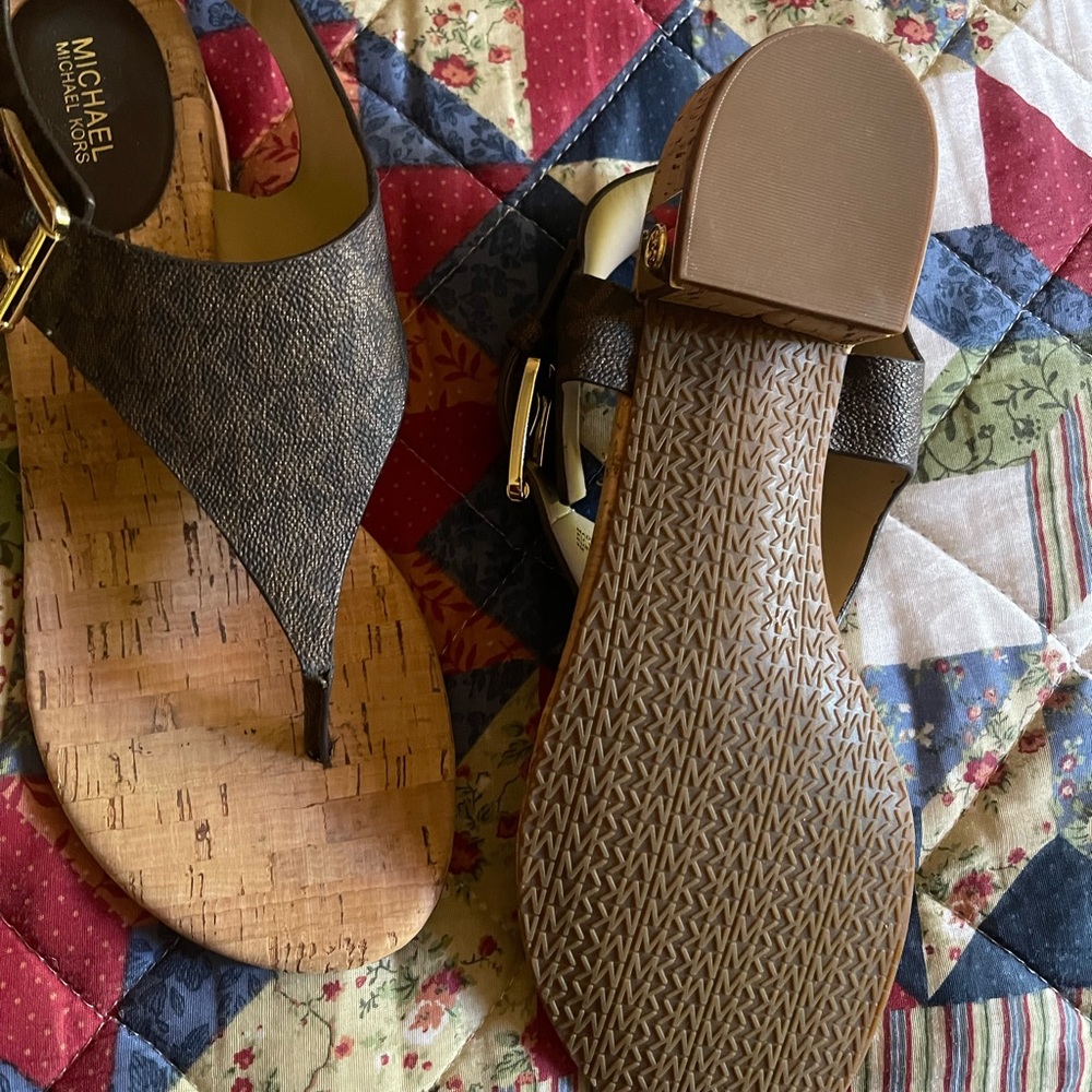Shoes - Picture 3 of 4